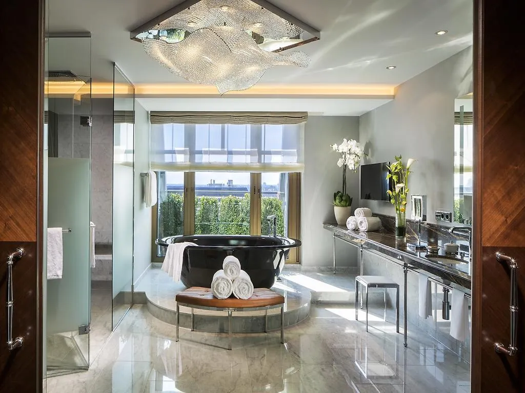 Hotel Breidenbacher Hof, Best Grandhotel 2025 - Die 101 Besten Düsseldorf